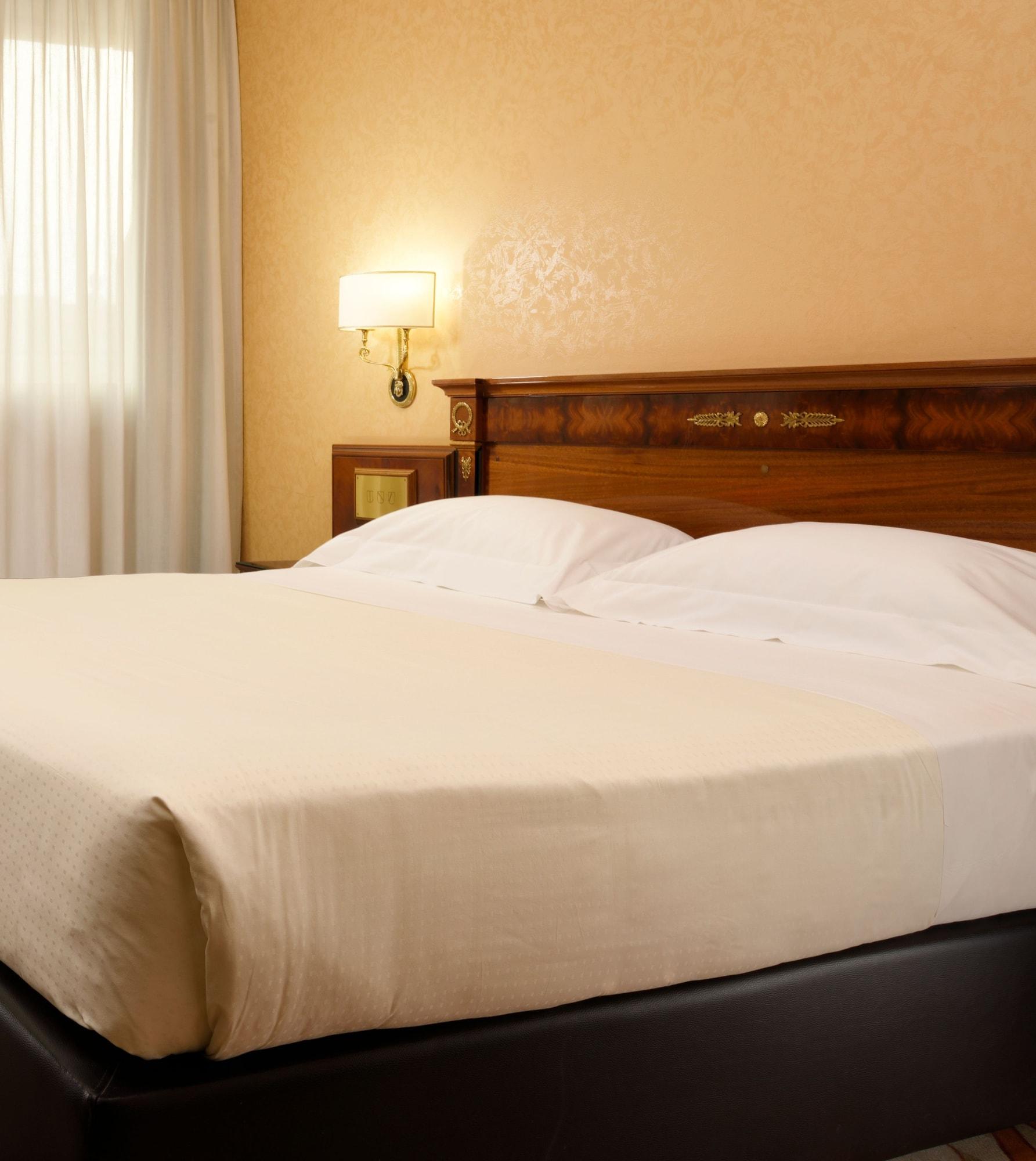 Una Hotels Scandinavia Milano Exterior photo